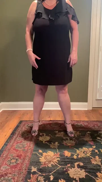 TBT 🔥 F54 Slut Ditches Work Dress & Flaunts Saggy Tits on NYE 2020! 💃🍾