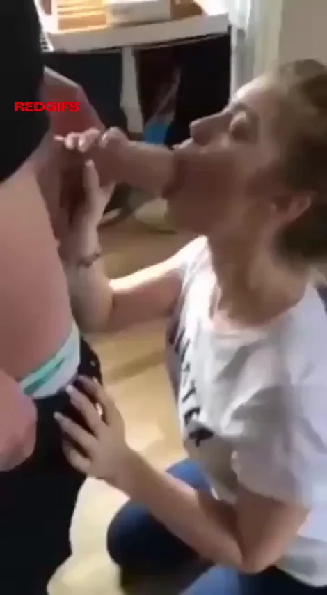 Tiny Slut Craves That Huge Dick 🍆💦
