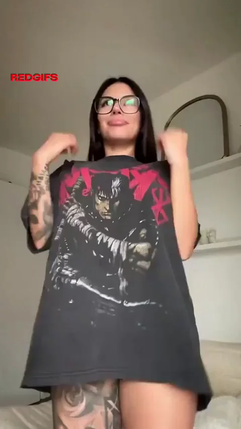 Who's hungry for my tatted booty