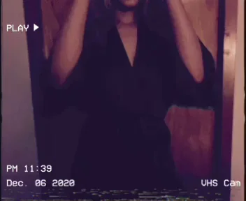 Behind Me or Knees? Fit Babe Teases Tits in Mirror 😈🍑