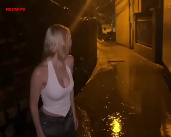 i sucked his cock in the alley