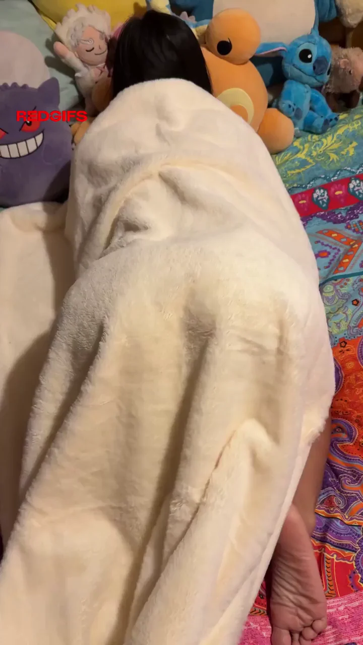 Is my oriental ass phat or juicy
