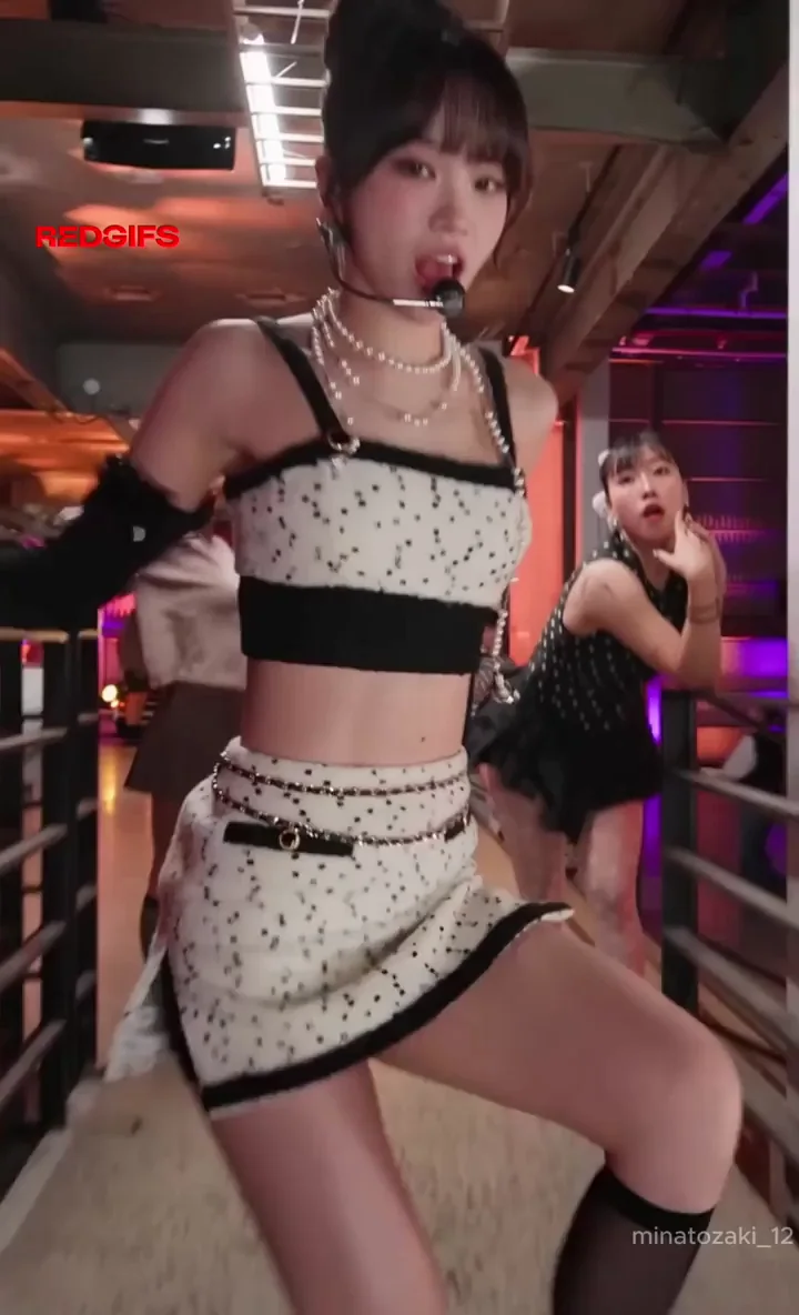 LE SSERAFIM - Chaewon