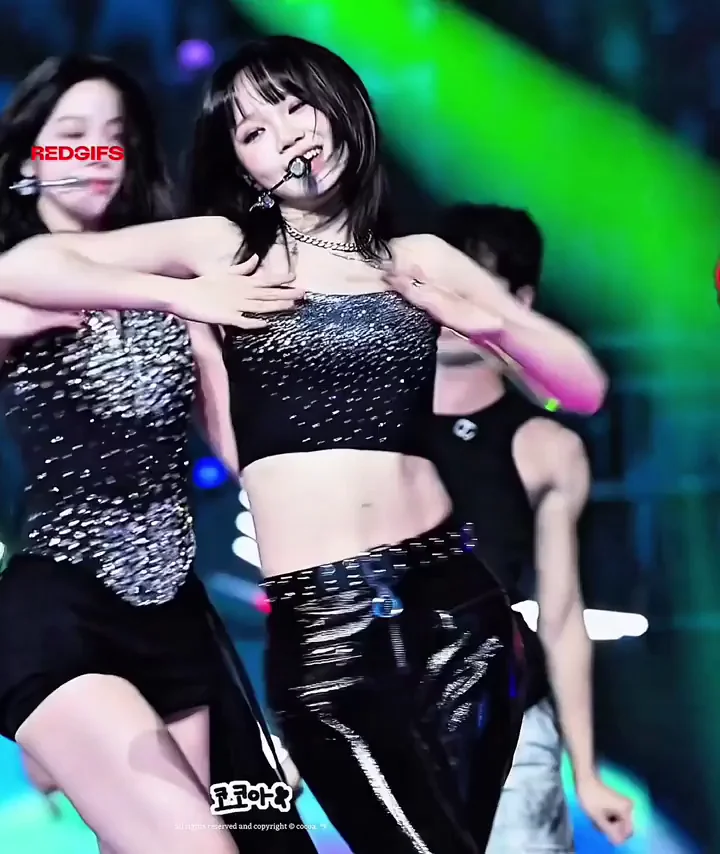 Chaewon's Tight Leather Ass Tease - LE SSERAFIM K-Pop Fap Fuel