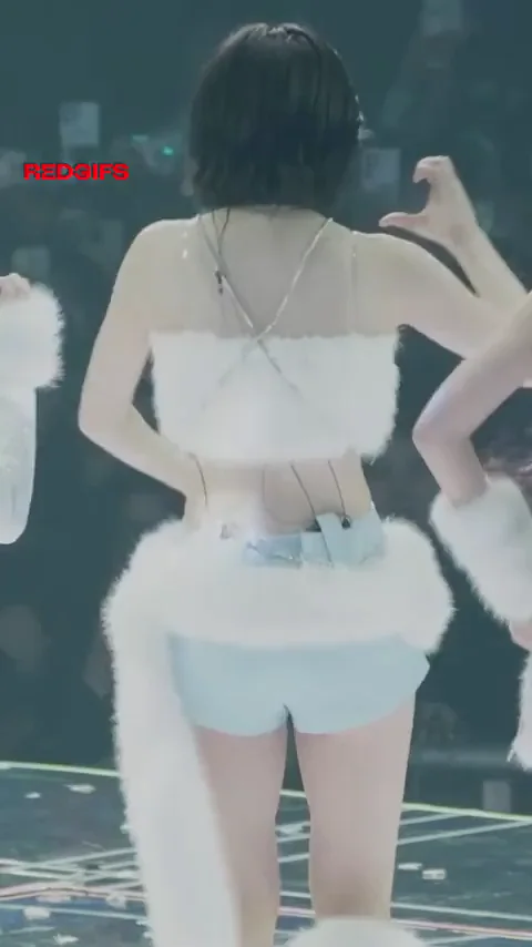 NMIXX Bae's Tight Bunny Ass Tease 🍑🐰💦