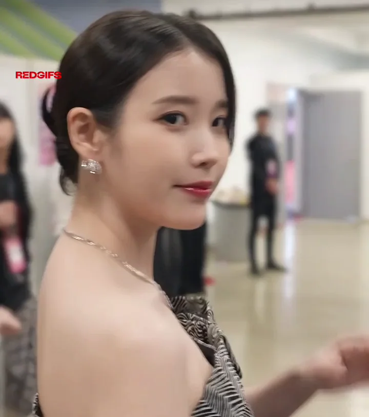 IU