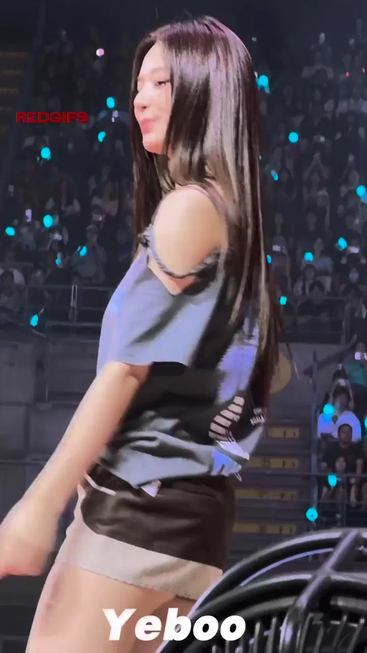 Tzuyu's Juicy Ass Tease on Stage 🍑🔥 #TWICE