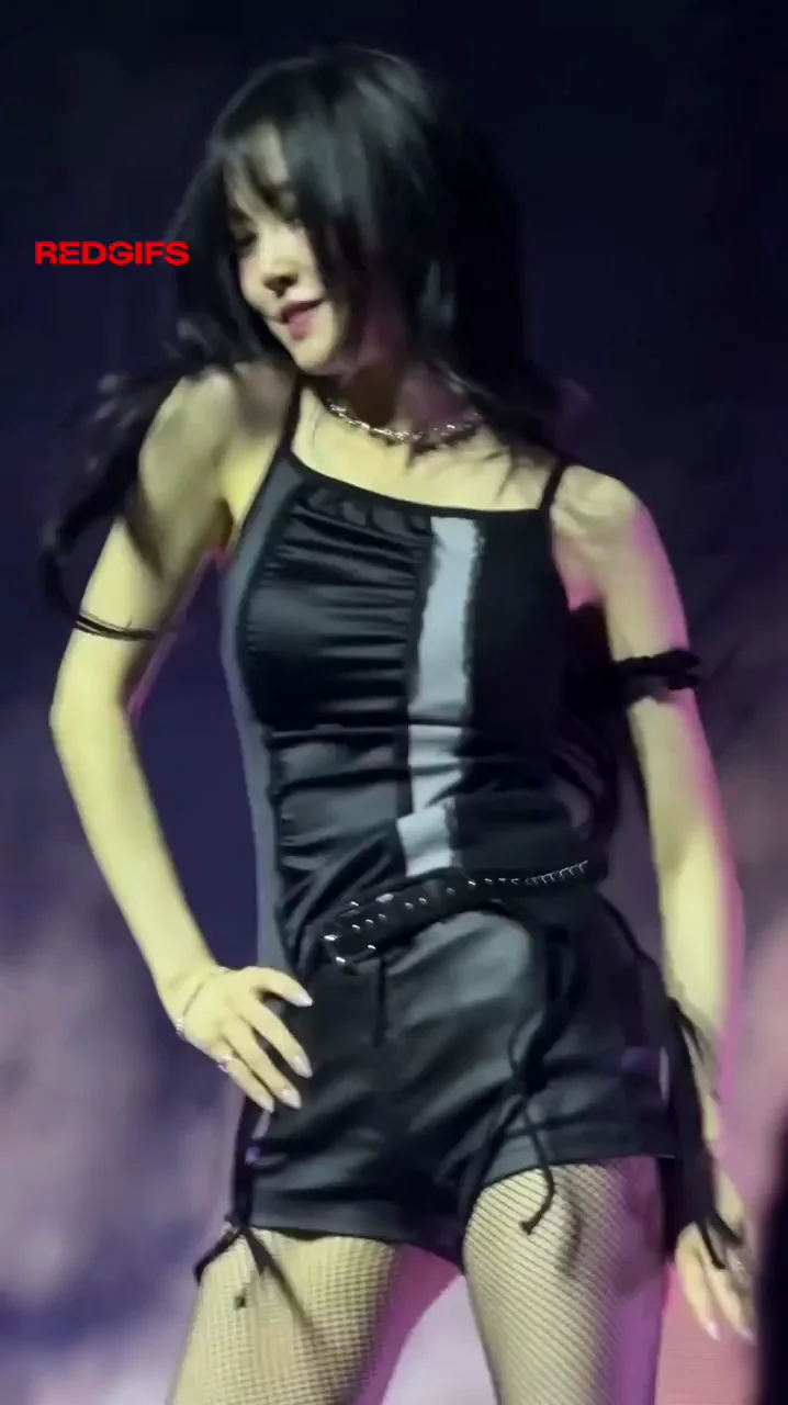 Yuju GFRIEND Kpop Slut Teasing in Shiny Black Outfit 🔥🍑
