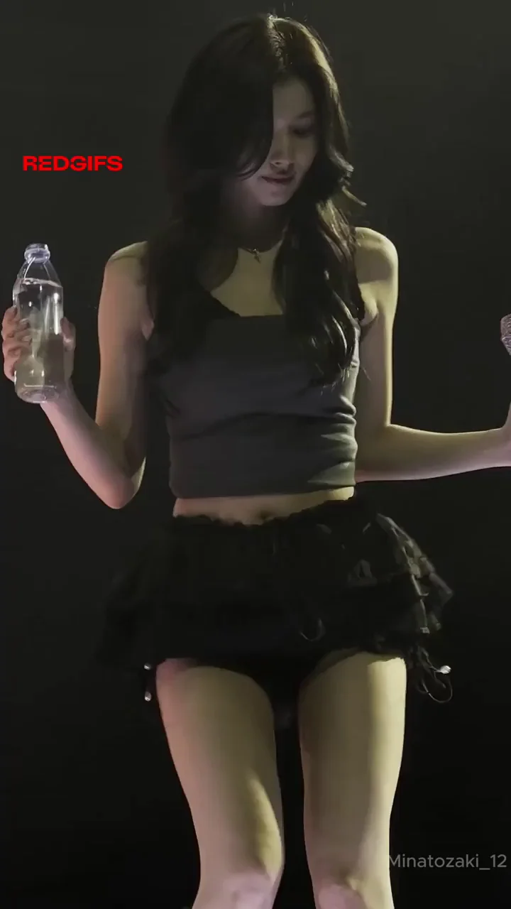 TWICE - Sana