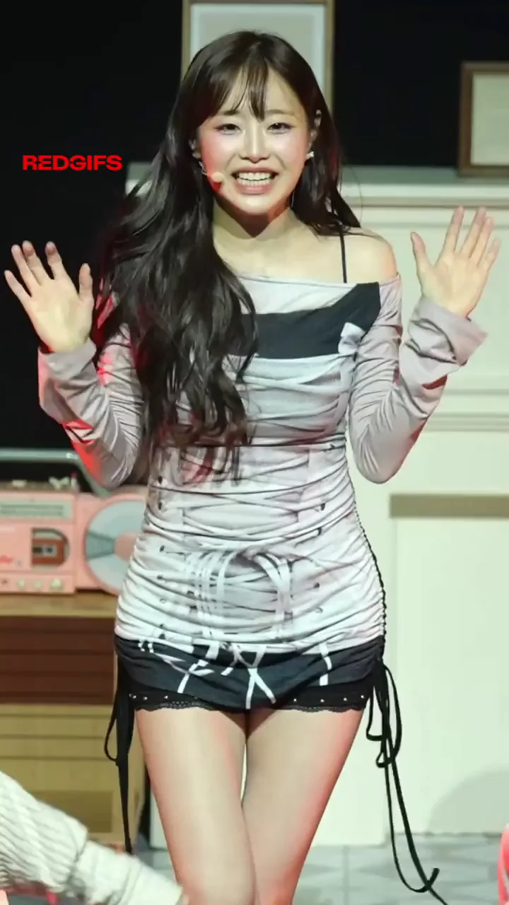 Chuu's Slutty K-Pop Boob Bounce Tease