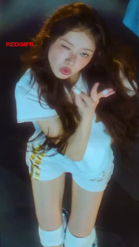 Moka's Tight K-Pop Tease: ILLIT Slutty Dance Fap Fuel