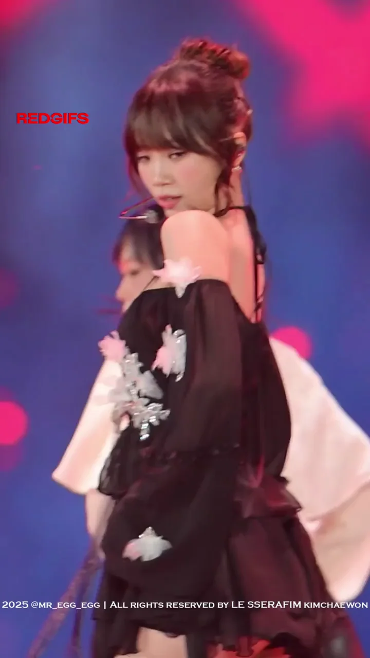 LE SSERAFIM - Chaewon