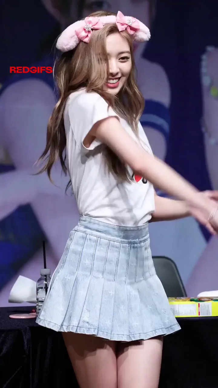 ITZY Yuna's Tight Ass Tease: Happy Fap Day!