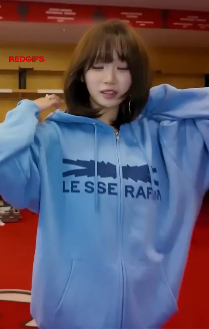 LE SSERAFIM - Chaewon