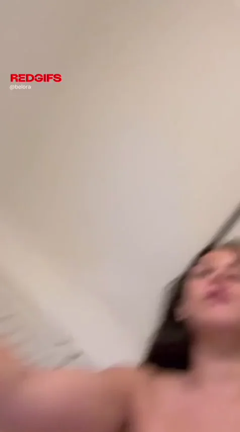 How a latina handles