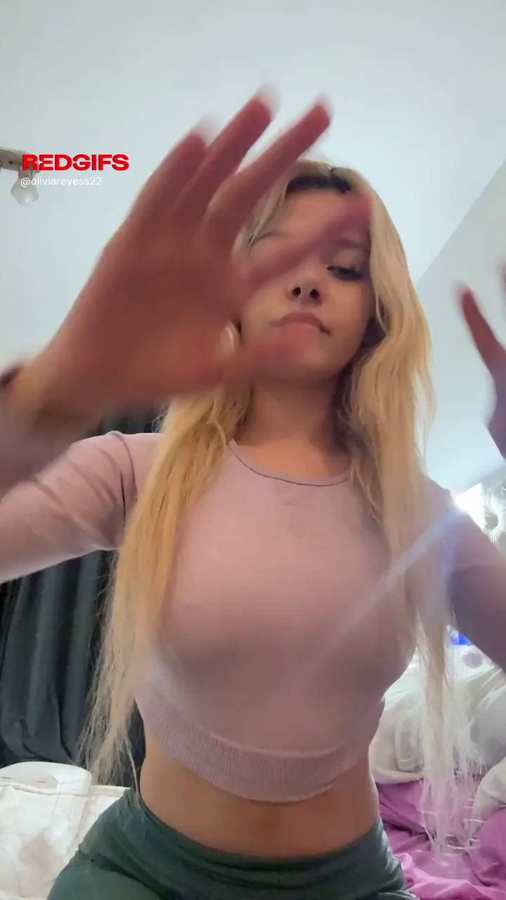 gorgeous natural latina blondie