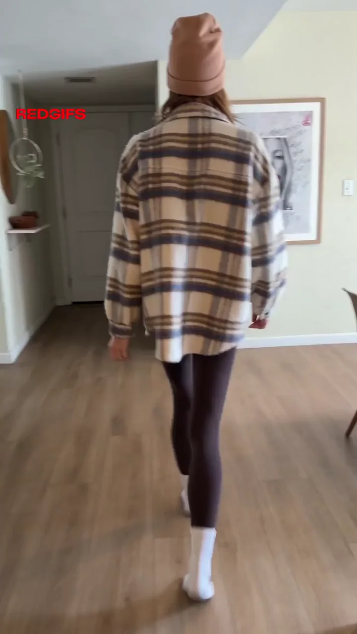 MILF Tease: Follow My Juicy Ass Like a Good Puppy 🐶🍑