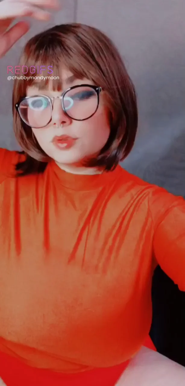 Velma Dinkley's Massive Titties Spill Out! 🍊👓💦 (mandymoonof)
