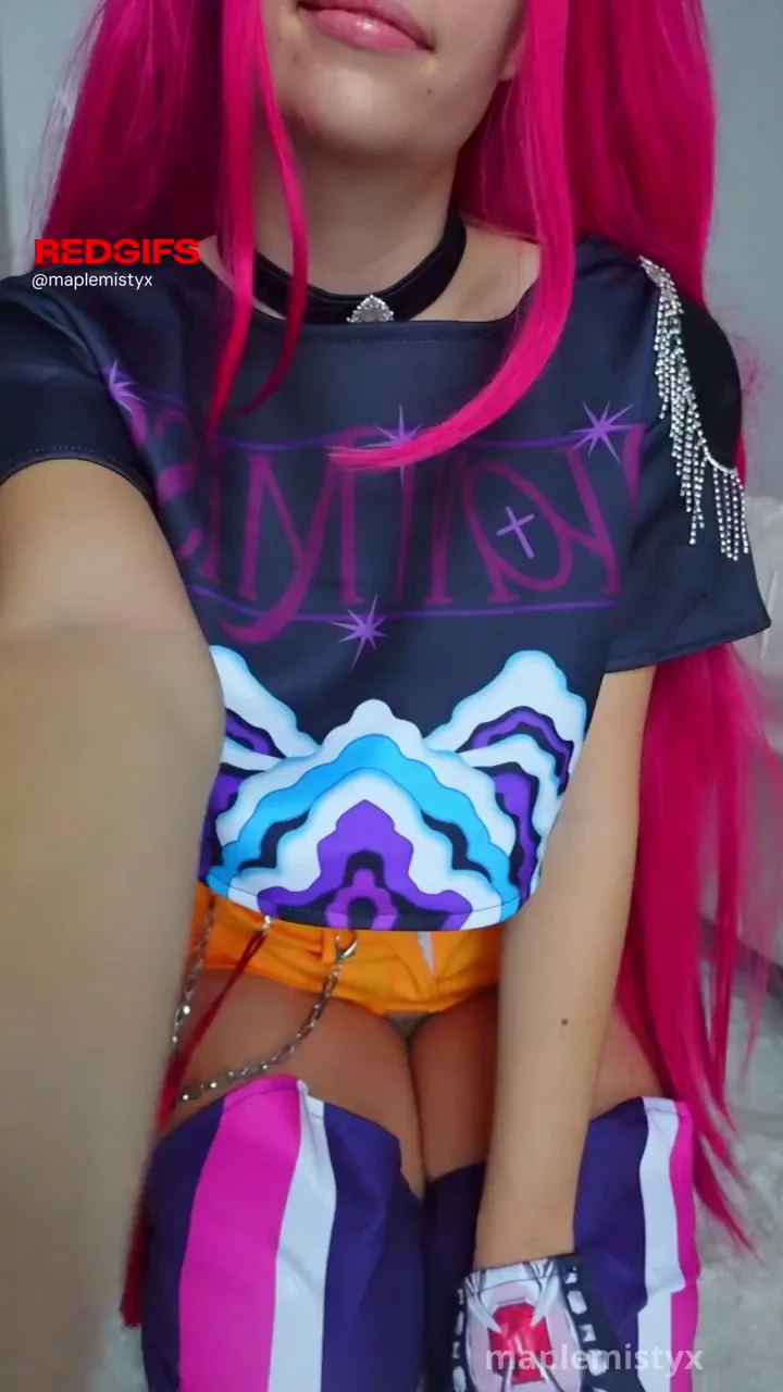 Maplemistyx as Mira: K-Pop Demon Hunter's Slutty Upskirt Tease