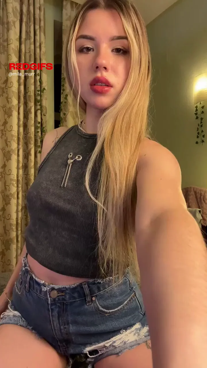 Petite Blonde Teen Flashes Her Tiny Titties in Homemade Tease