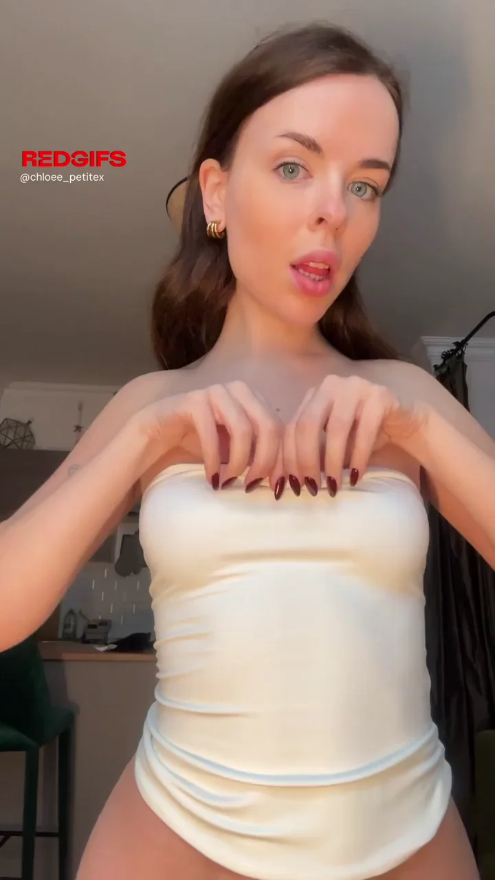 Petite and playful <3