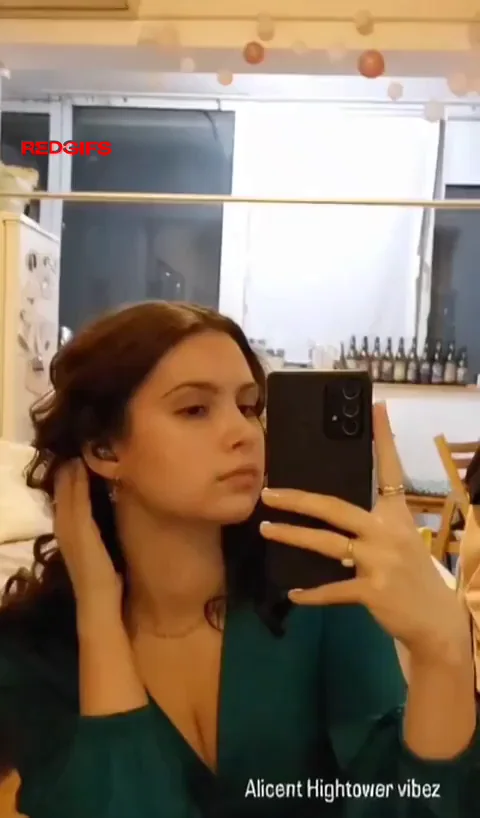 Wet croatian teen NYE 😍🔥