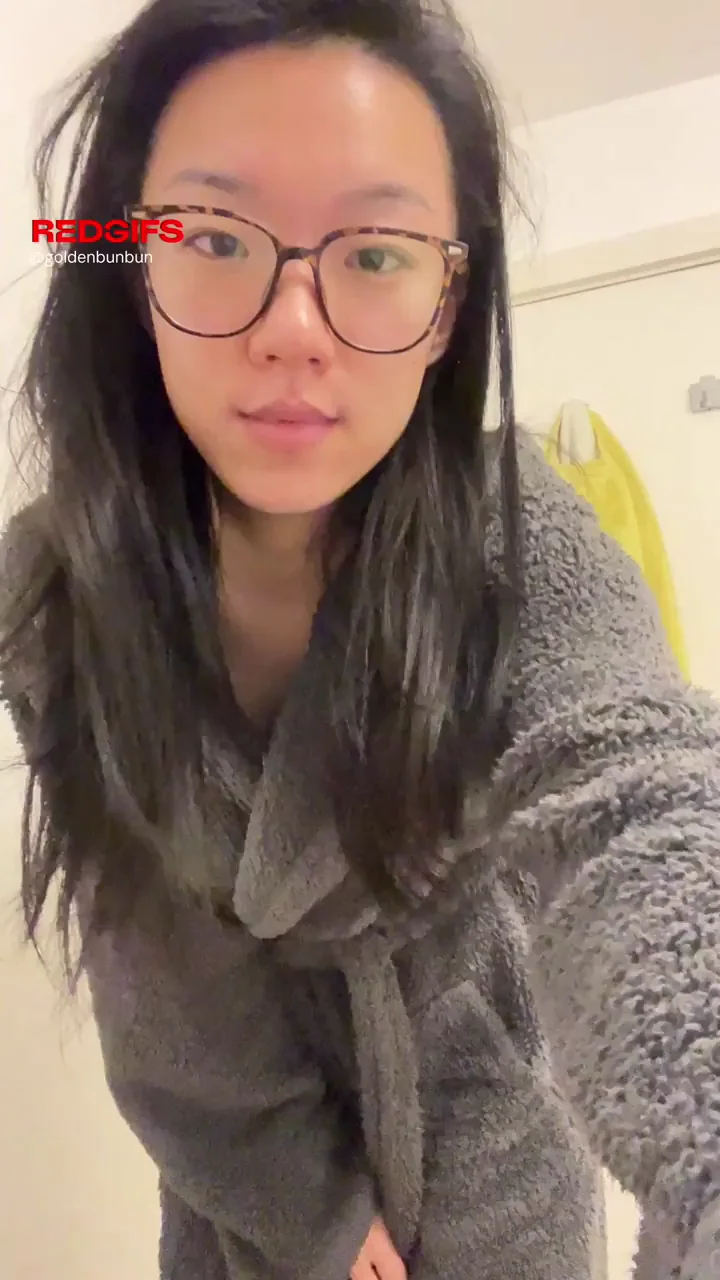 Petite Asian Cutie Unveils Tits and Pussy in Magic Robe Trick