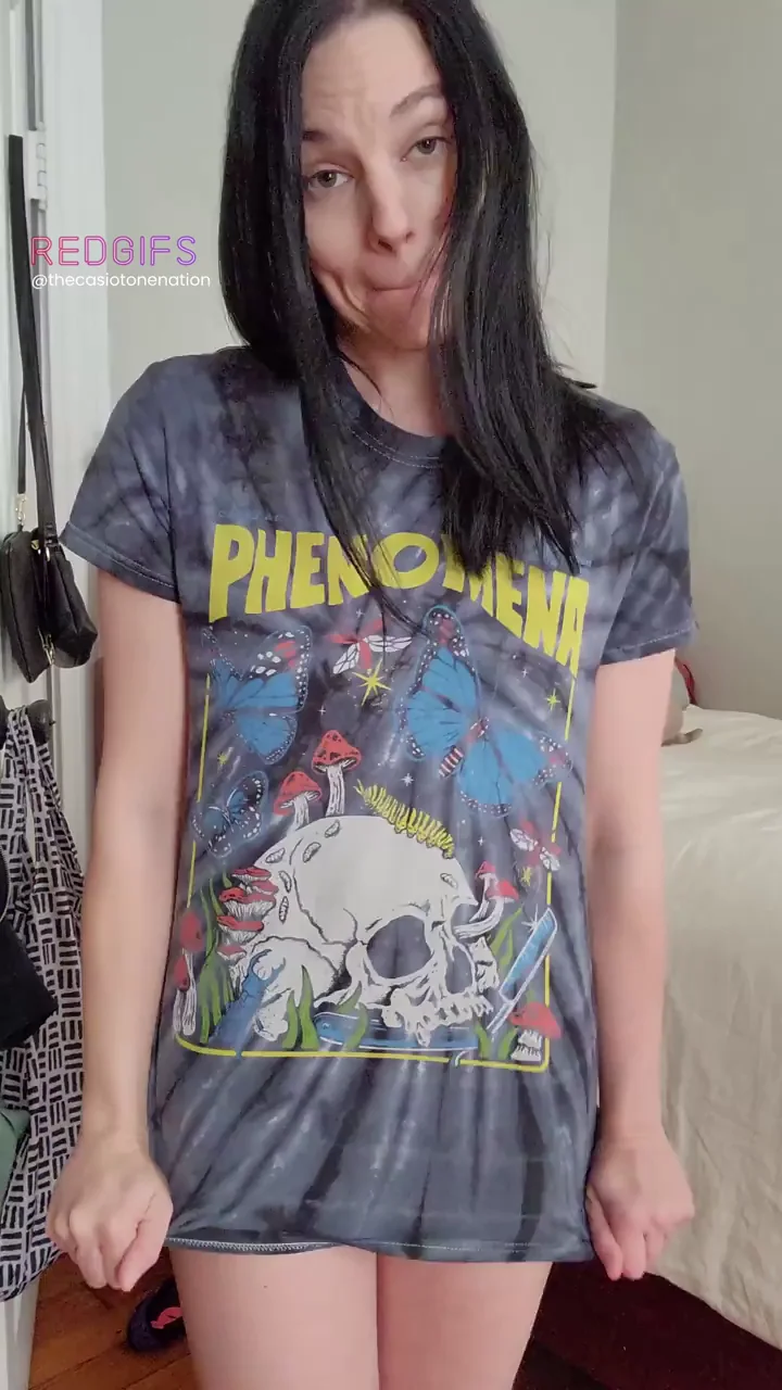 I love teasing in a t-shirt