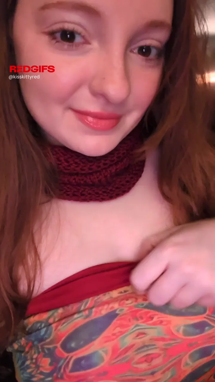 Love how easily I can pull this dress down