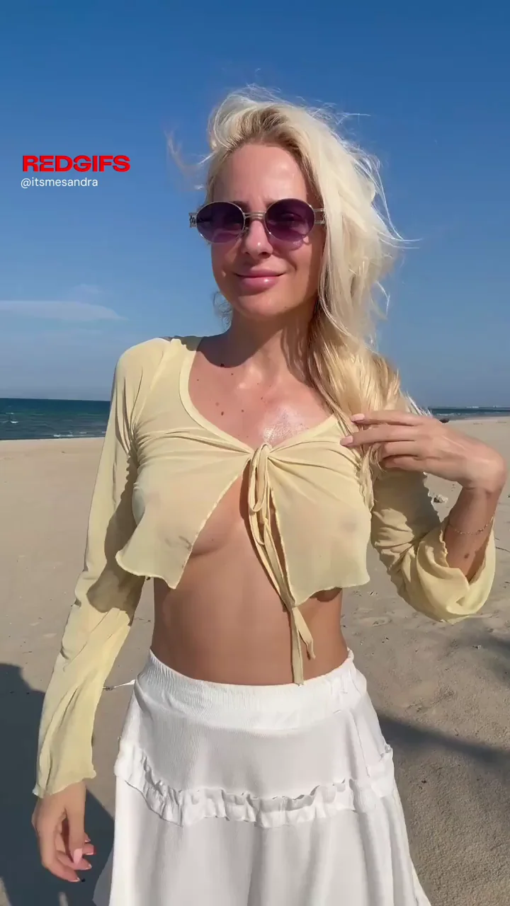 Petite Blonde's Sheer Boobs Crave Beach Breeze 😘🌴🍈🍈