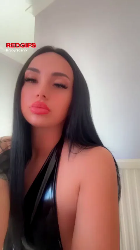 Shiny Slut Teases: 'You Jerking to My Juicy Ass?'