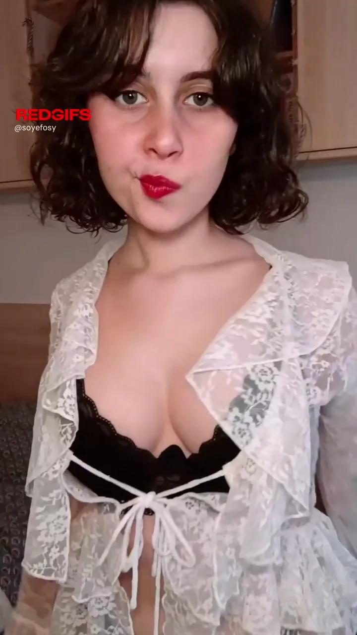 Cute Short Brown Hair Slut Teasing Her Perky Tits 💋🔥