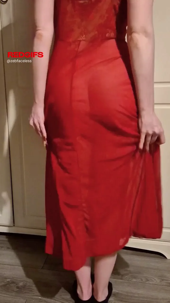 Juicy MILF Spreads Her Thick Mature Ass 🍑🔥
