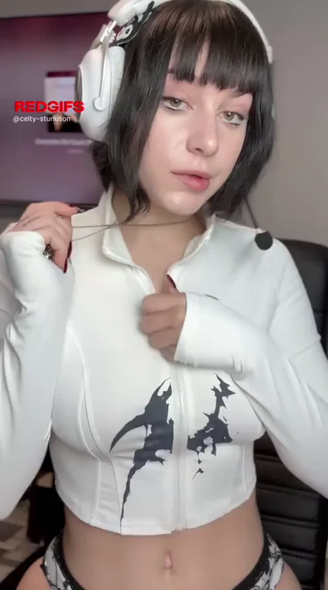 Cute Teen Gamer Slut Teases Her Perky Titties 😍🔥