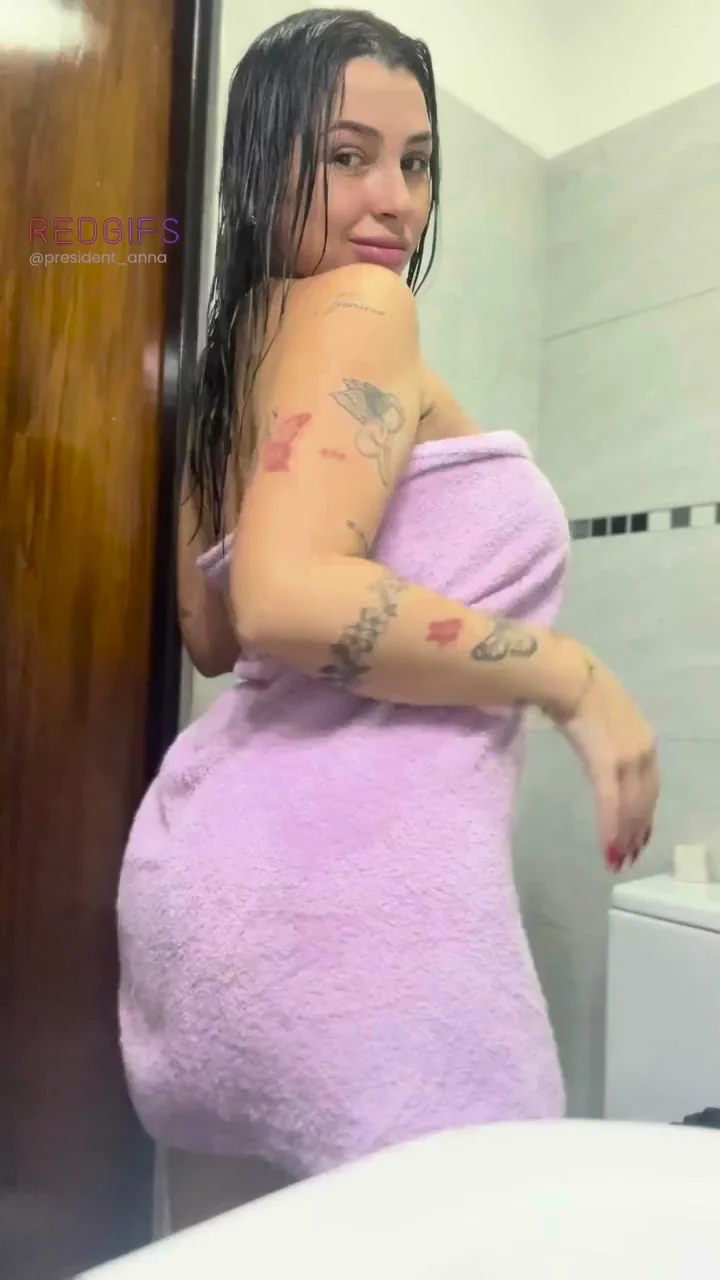 Wet Post-Shower Big Tit Strip Tease