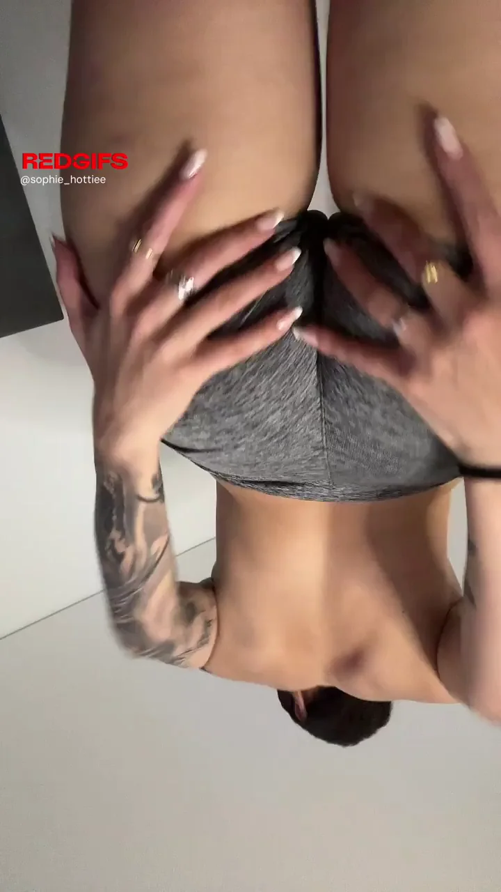🎁 Your Christmas Present: Petite Asian Ass Reveal! 🍑🔥