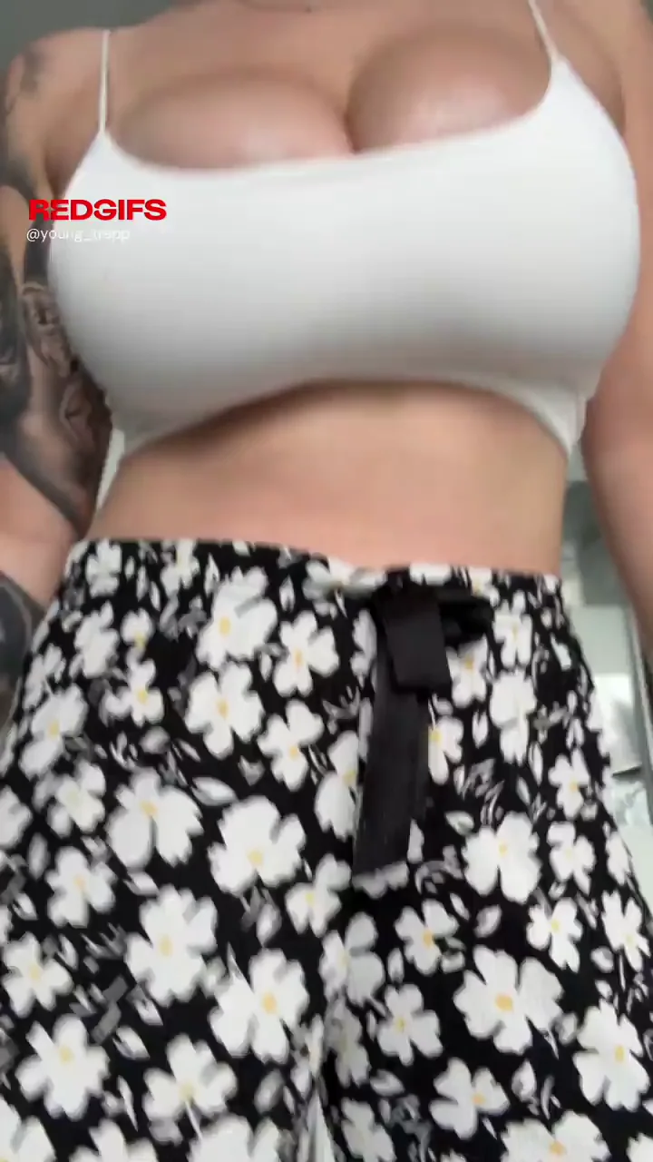 Morning Titty Tease and Pussy Drip for My Gooners
