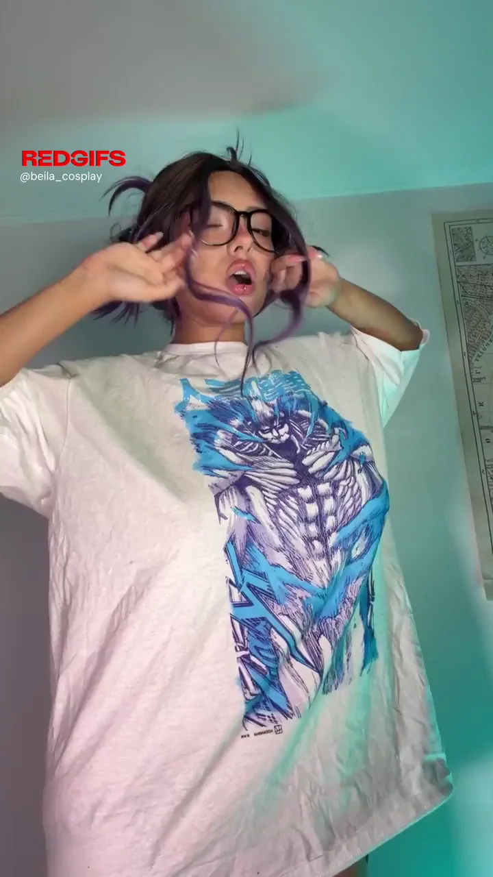 TikTok Slut's Oversized Tee Tease to Full Nude Reveal