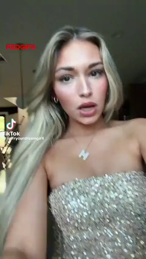 Denim Short Shorts Hugging That Juicy TikTok Ass 🍑🔥