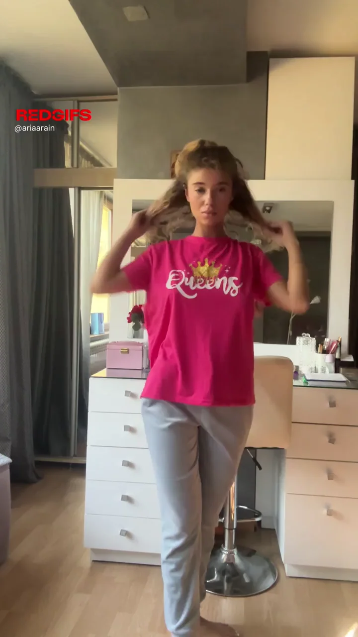 Natural teen boobs (reveal)
