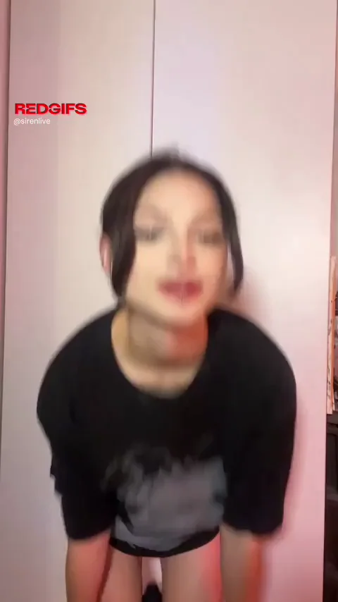Boys always ask me to show my boobs, but I'm naughty (reveal)