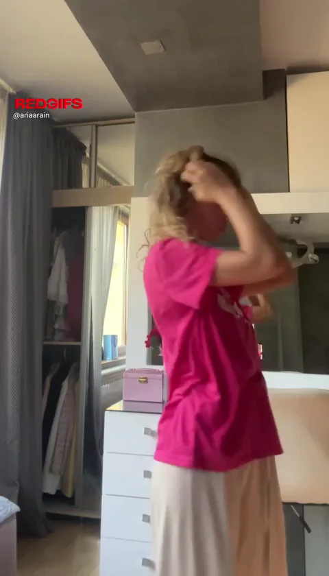 Yummy tits reveal