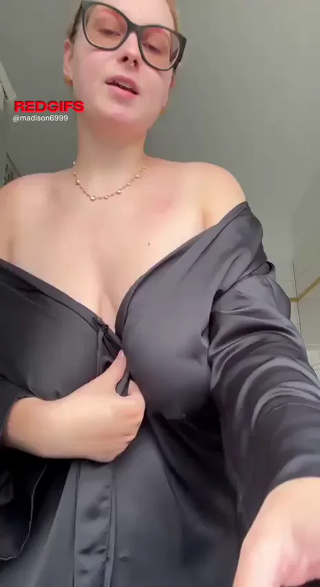 [reveal] sexy reveal of my squishy titties