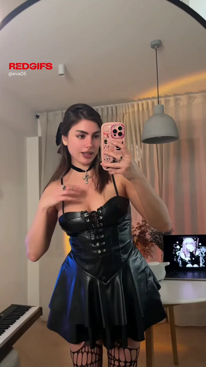 Patiently reveal my boobs for u