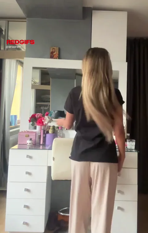 hypnotising titties reveal