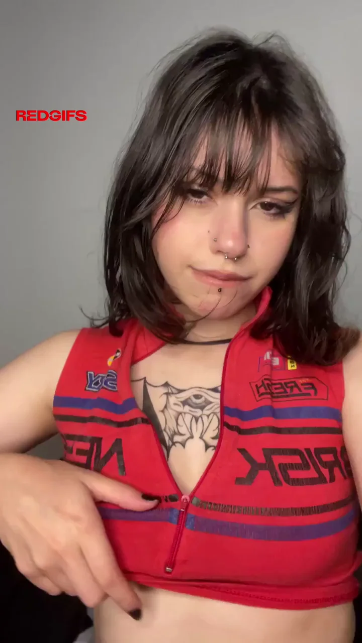 College petite girl/ titty drop F19