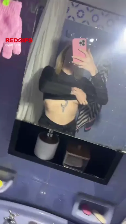 Hot Amateur Babe's Juicy Titty Drop Tease Before Shower