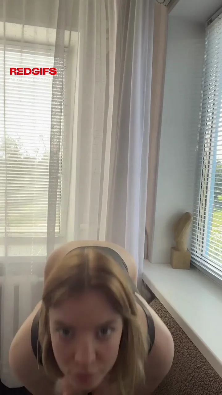 Cutie loves to show off her tits [reveal]