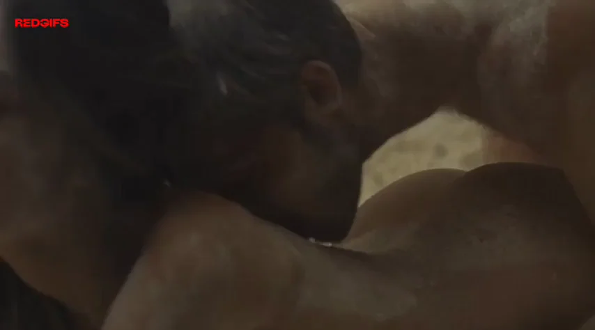 Elodie Bouchez's Steamy Nude Tease in Happy Few (2010) - Perky Tits & Juicy Curves Exposed