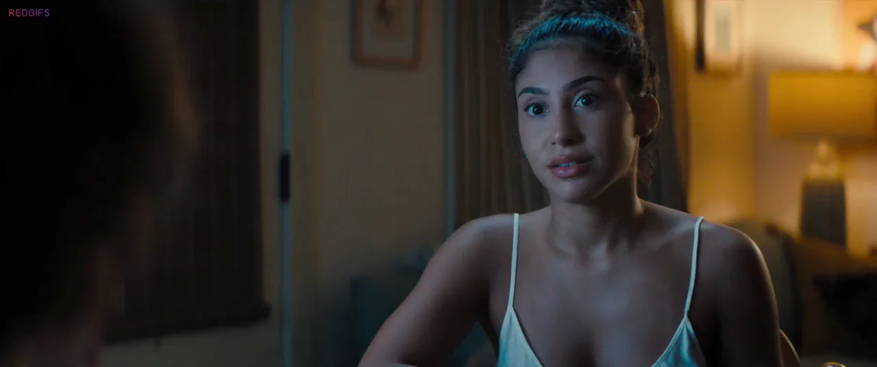 Isabella Ferreira's peek-a-boo plot in 'Incoming' (2024)